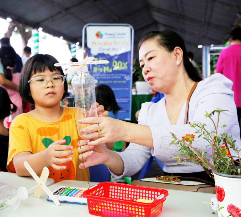 Happy World Kindergarten accompanies Phu My Hung Green Day